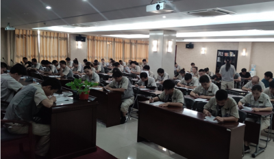 素質(zhì)就業(yè)，技能立業(yè)